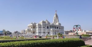 वृंदावन का प्रेम मंदिर: एक दिव्य प्रेम प्रतीक, जो ताजमहल की याद दिलाता है