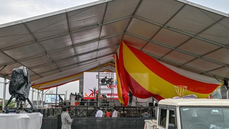 01Stage.jpg