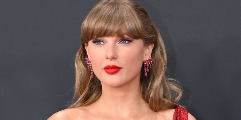062525-taylor-swift-shoes-soc-adcca9f0815b4b10bc91329dfb7e6e55.jpg