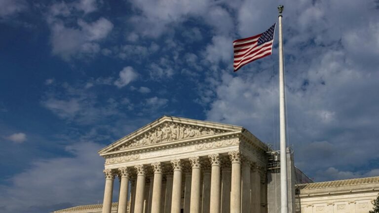 2024-11-04T143219Z_1510673635_RC29L8AACZE6_RTRMADP_3_USA-COURT-REDISTRICTING-LOUISIANA.JPG