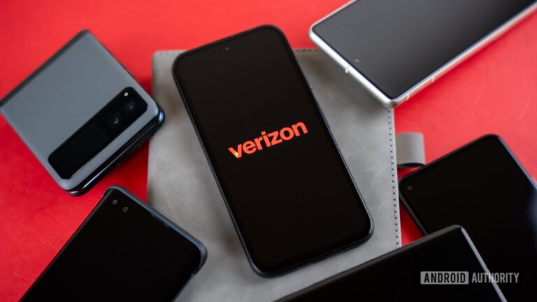 2024-Verizon-logo-on-smartpohone-Stock-photo-7.jpg