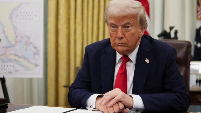 2025-04-01T000851Z_443260097_RC2FODA2AIAJ_RTRMADP_3_USA-TRUMP.JPG