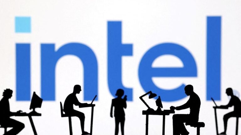 2025-04-23T004014Z_1483080196_RC2P56AN68J9_RTRMADP_3_INTEL-LAYOFFS.JPG