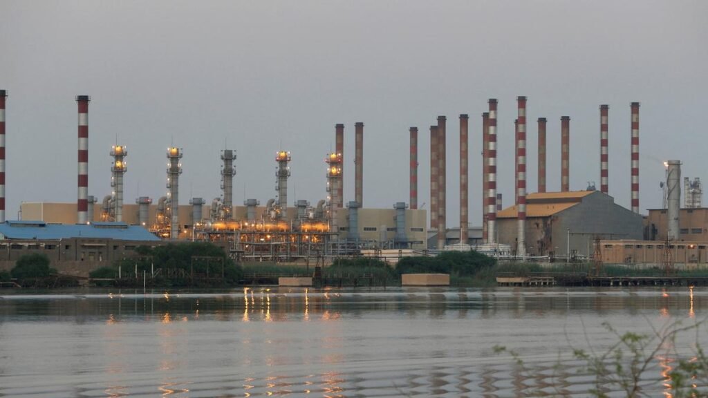 2025-06-13T053316Z_1760753729_RC2G1FAXEBGP_RTRMADP_3_IRAN-OIL-SANCTIONS.JPG