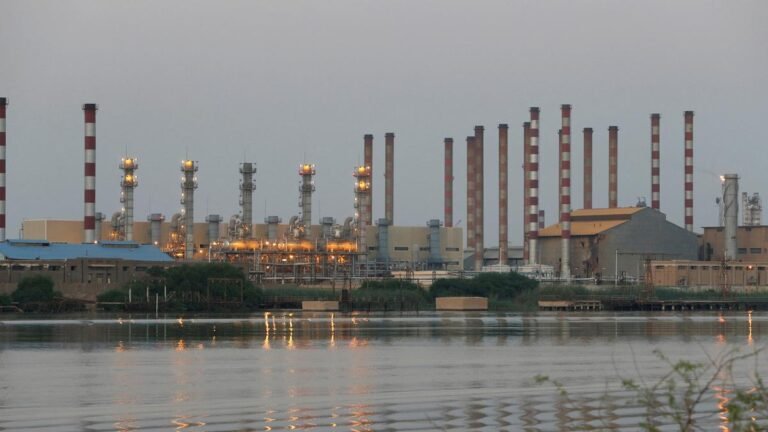 2025-06-13T053316Z_1760753729_RC2G1FAXEBGP_RTRMADP_3_IRAN-OIL-SANCTIONS.JPG