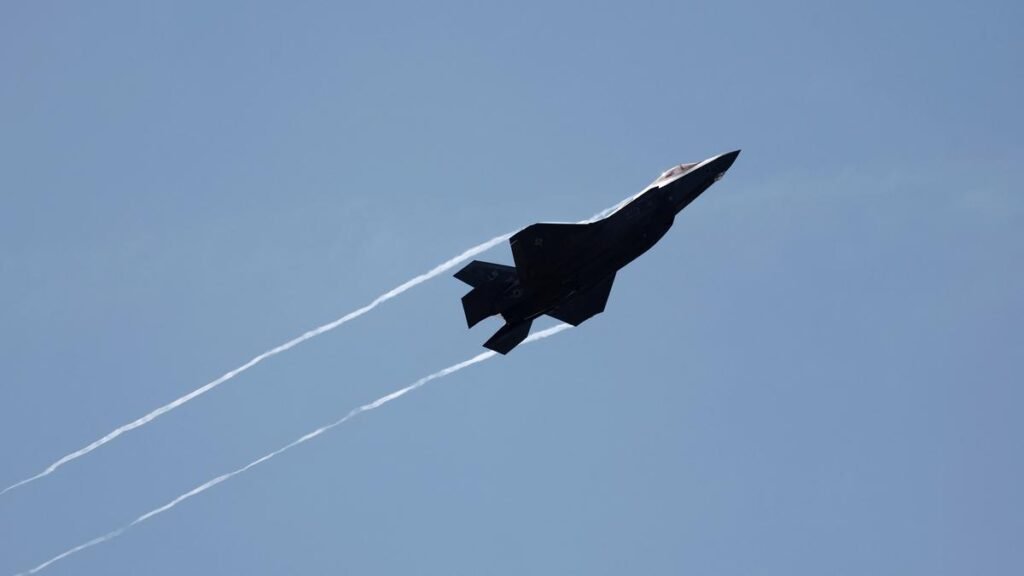 2025-06-16T154737Z_381157024_RC2P3FAH0D4F_RTRMADP_3_FRANCE-AIRSHOW.JPG