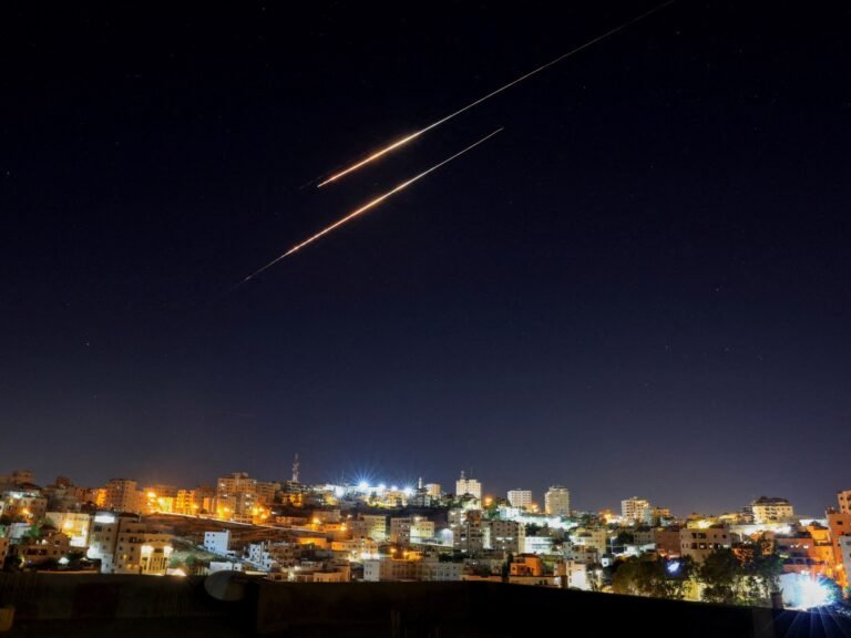 2025-06-18T213854Z_1555366166_RC295FA9N0GO_RTRMADP_3_IRAN-NUCLEAR-ISRAEL-MISSILES-1-1750294410.jpg