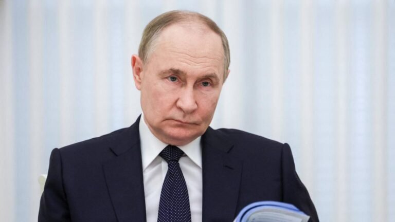 2025-06-22T153103Z_853447945_RC2R7FA1N5VJ_RTRMADP_3_RUSSIA-PUTIN.JPG