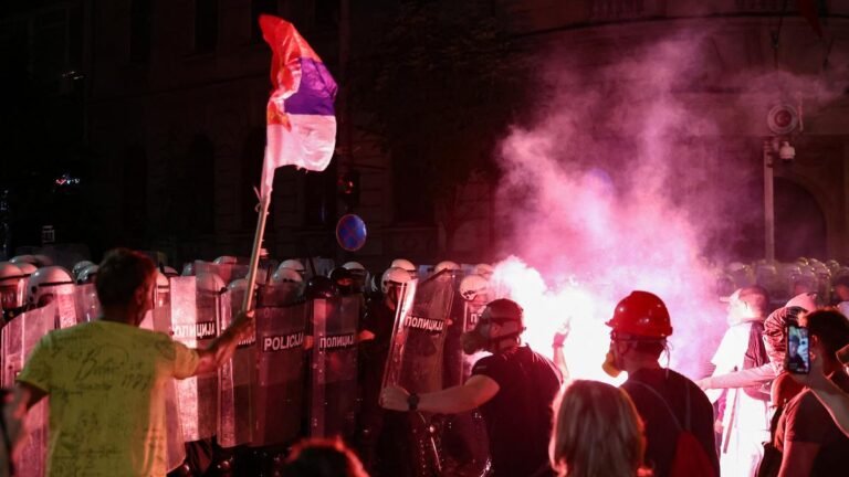 2025-06-28T204938Z_972982371_RC2WBFASBK5J_RTRMADP_3_SERBIA-PROTESTS.JPG