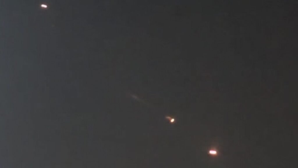 38366729-1751161589.jpg