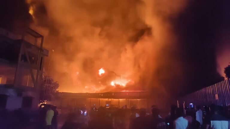 80717_22_6_2025_8_44_31_1_BARASATFIRE6.JPG