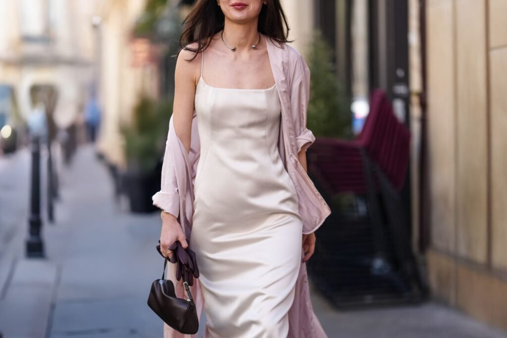 80s-90s-fashion-comeback-slip-dress-GettyImages-2203610124-b443004aeed547dab51cc6c95df705e4.jpg