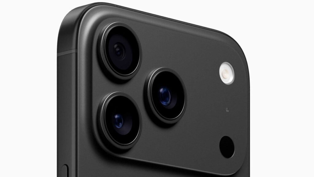 A-fresh-new-round-of-iPhone-17-series-dummy-unit-leaks-give-us-a-better-look-at-the-new-designs.jpg