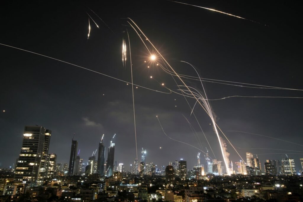 APTOPIX_Israel_Iran_Mideast_Wars_44315.jpg