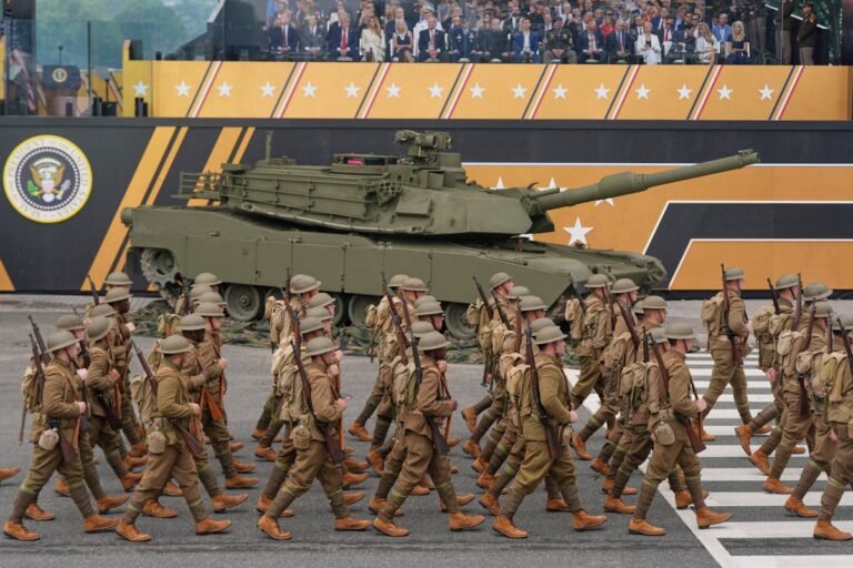 APTOPIX_Trump_Military_Parade_29296.jpg