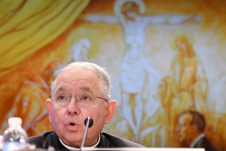 Catholic_Bishops_46227.jpg