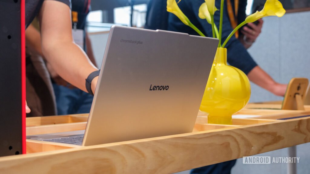 Google-Chromebook-Showcase-Lenovo-Chromebook-lid.jpg
