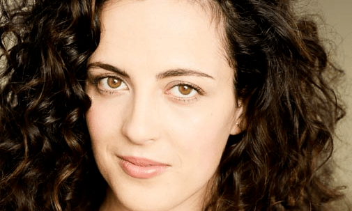 Hannah-Friedman-photo-credit-Theo-Juliet-Photography.png