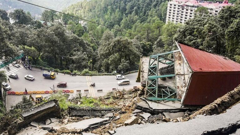 IMG_Landslide_in_Shimla_2_1_SUD8O9BJ.jpg