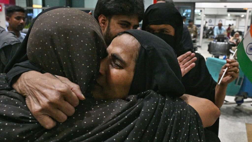 Indians20return20from20Iran.jpg