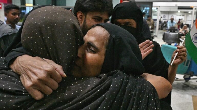 Indians20return20from20Iran.jpg
