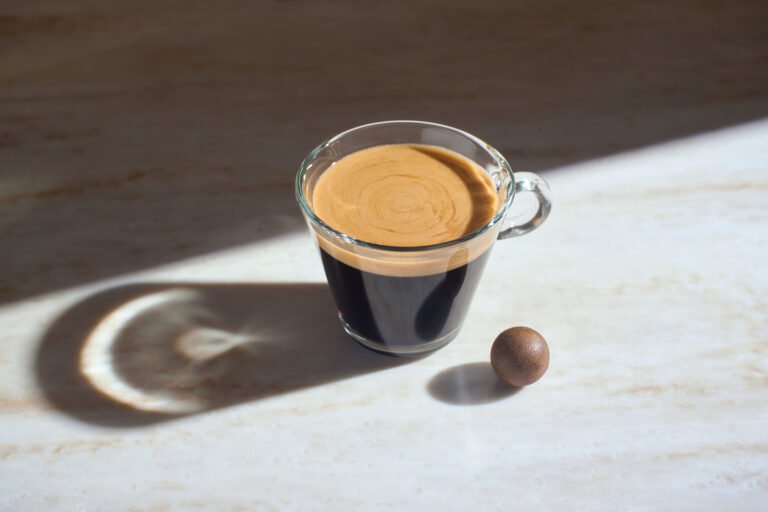 NEW-CoffeeB_Cup-with-Coffee-Ball_2.jpg