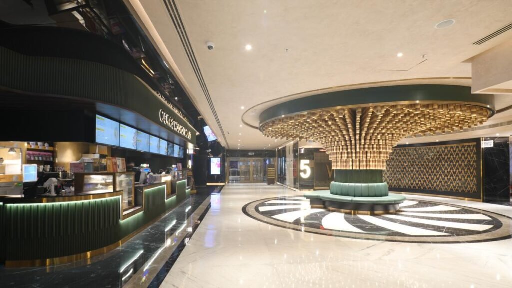 PVR20Aero20Hub20Chandelier.JPG