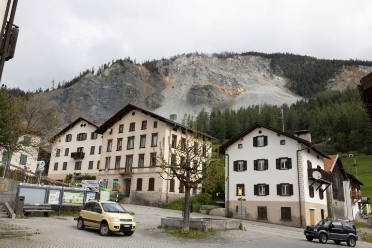 Switzerland_Rockslide_Alert_39109.jpg