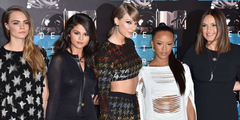 Taylor-Mariska-d34d4e41e21648cabc5a46a99e59add6.jpg