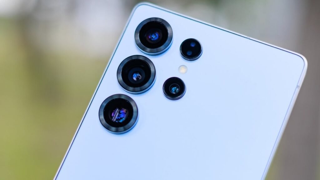 The-Galaxy-S-lines-once-huge-lead-over-the-iPhone-with-this-feature-has-been-sharply-reduced.jpg