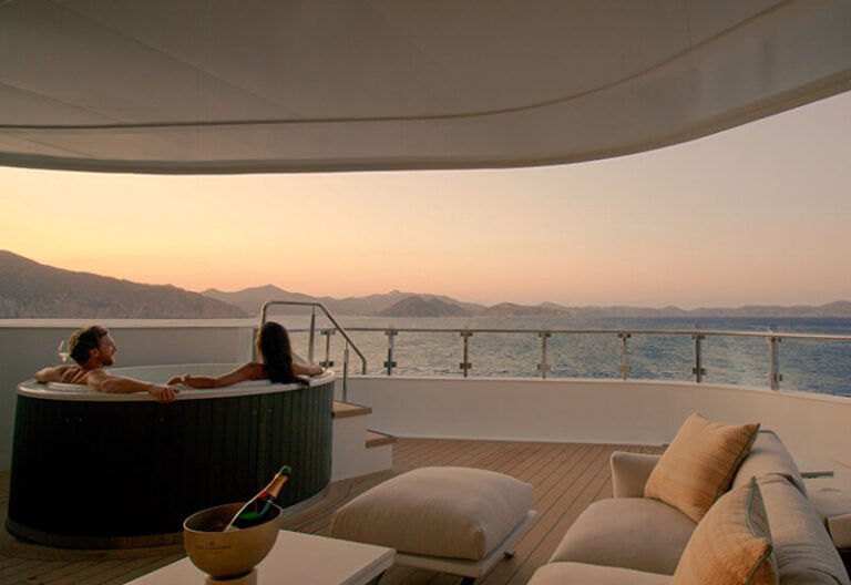 The-Ritz-Carlton-Yacht-Collectio-1.jpg