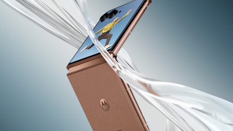 The-gorgeous-Mocha-Mousse-Motorola-Razr-2025-foldable-is-deeply-discounted-for-the-first-time.jpg