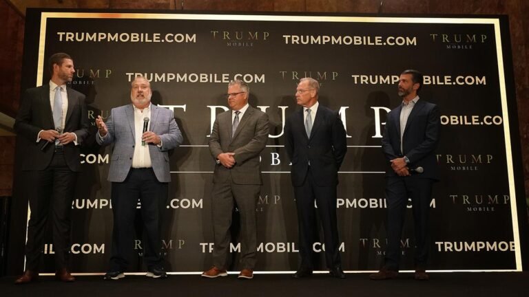 Trump_Mobile_Phone_Company_03452.jpg