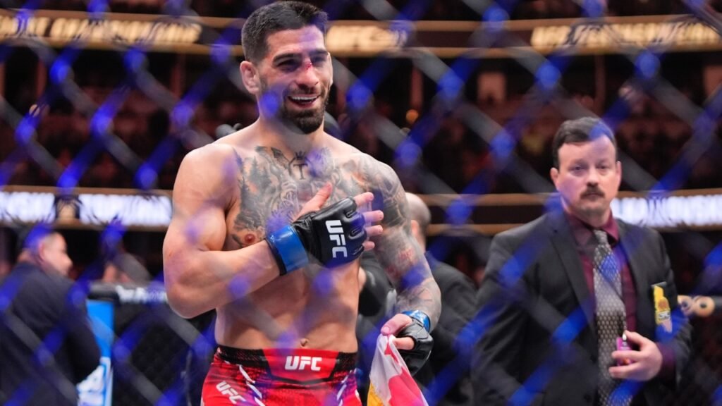 UFC-featherweight-champion-Ilia-Topuria-UFC-298.jpg