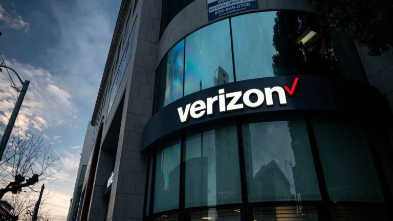 Verizon-found-another-way-to-cheer-customers-up-in-addition-to-giving-them-merch-and-gift-cards.jpg
