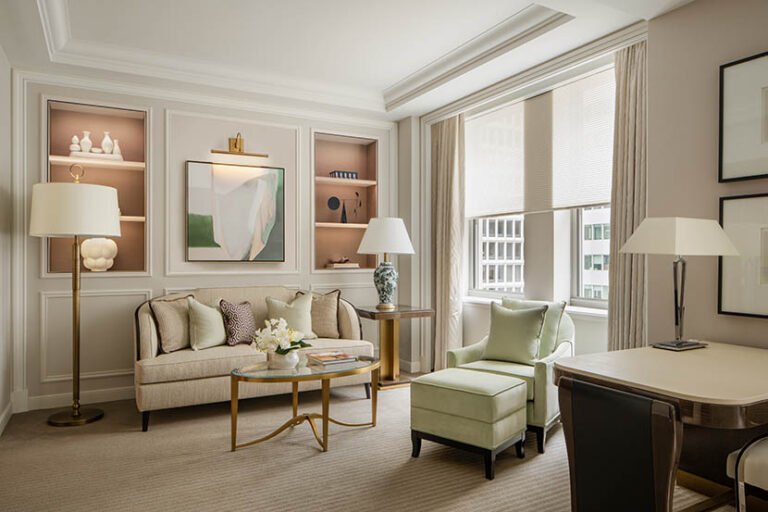 Waldorf-Astoria-New-York-Park-Avenue-Junior-Suite-Living-Space-Credit-Waldorf-Astoria-New-York-1.jpg