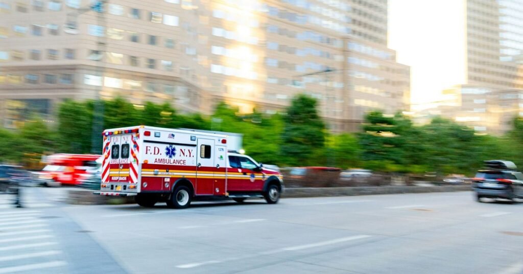 Youll-soon-be-able-to-send-photos-and-video-to-911-as-easily-as-to-friends.jpg