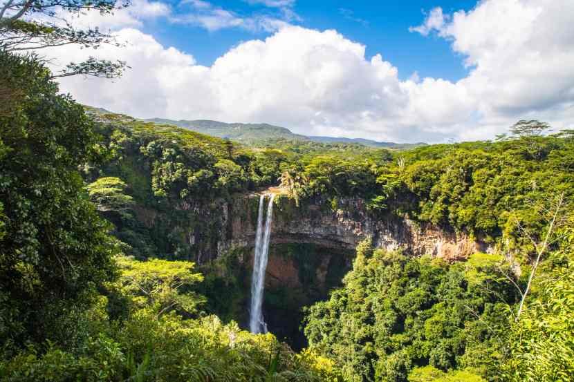 beautiful-scenery-chamarel-waterfall-mauritius-cloudy-sky-1.jpg