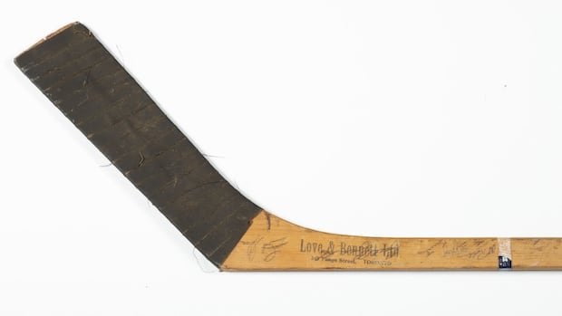bill-barilko-hockey-stick.jpg