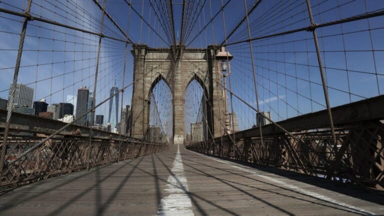 brooklyn-bridgegettyimages-1218472999.jpg