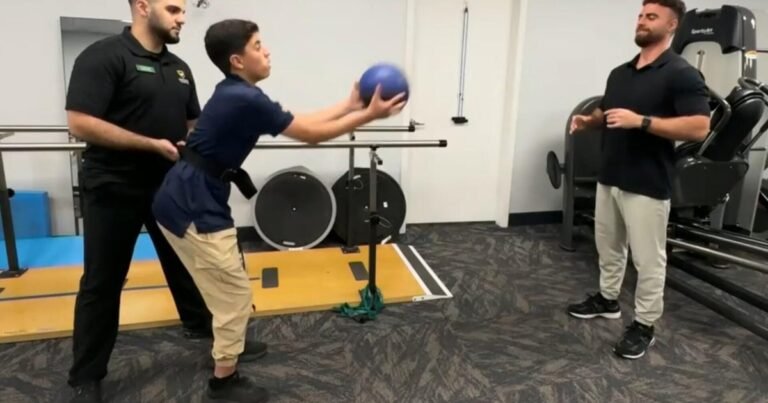 cbsn-fusion-gaza-teen-who-lost-leg-in-bombing-is-getting-treatment-in-detroit-thumbnail.jpg
