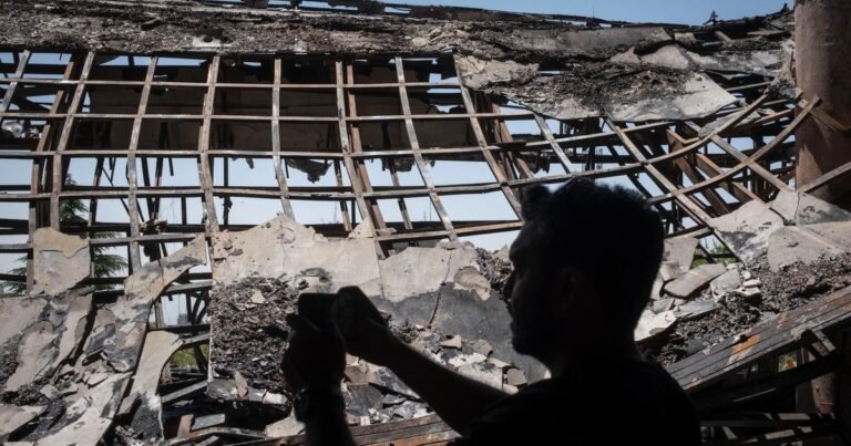 cbsn-fusion-what-its-like-to-be-living-in-iran-during-the-ongoing-conflict-with-israel-thumbnail.jpg