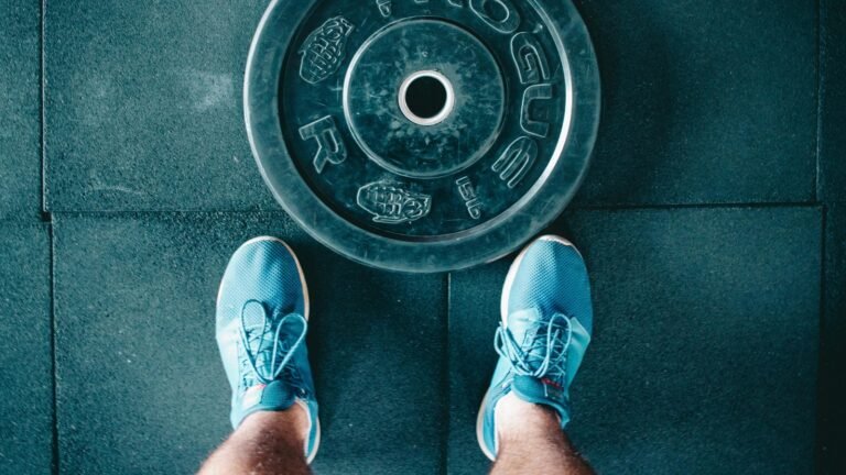 gym_shoes_1750145632320_1750145650379.jpg
