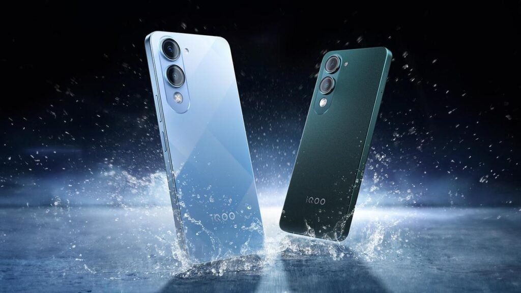 iQOO20Z1020Lite-20Cyber20Green2020Titanium20Blue.jpg