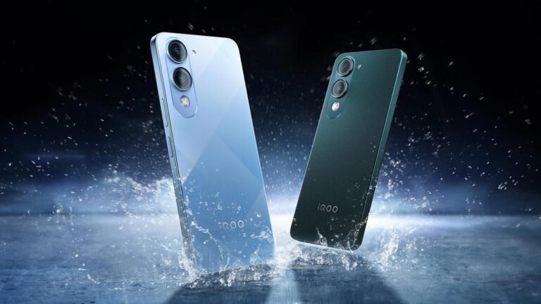 iQOO20Z1020Lite-20Cyber20Green2020Titanium20Blue.jpg