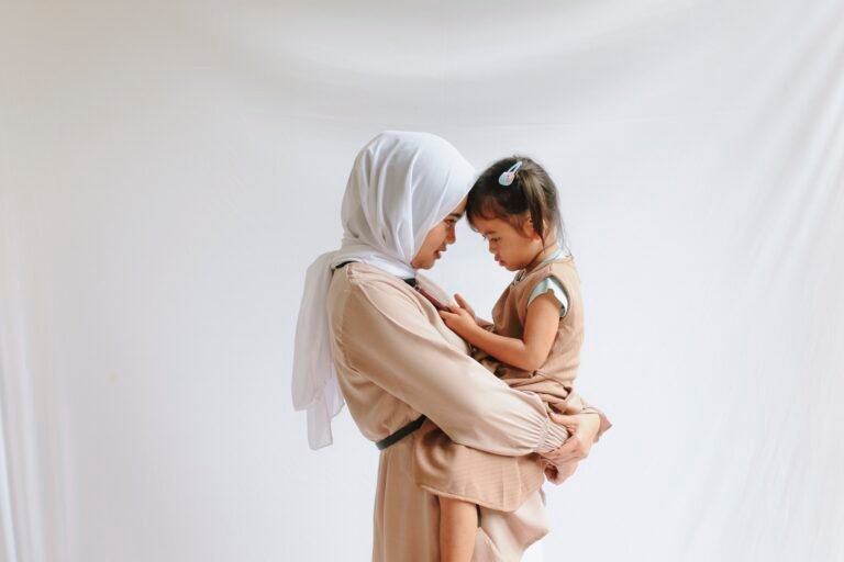motherhood-g65c268199_1920.jpg