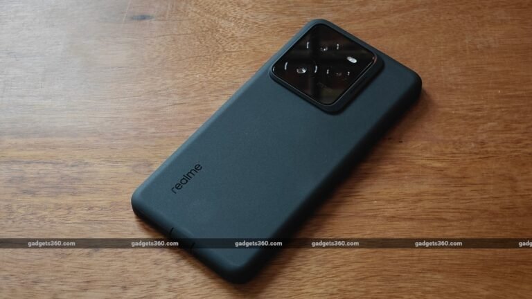 realme_gt_7_pro_review_premium_case_gadgets_360_1732624898200.jpg