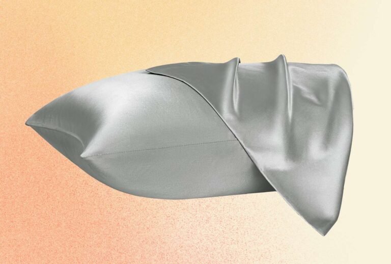 rs-bedsure-silk-pillowcase-one-off-tout-303105e63380432180266d98fed3df4c.jpg