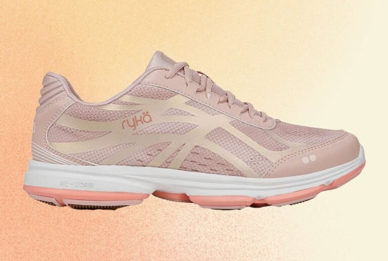 rs-podiatrist-approved-sneakers-tout-db91eb3c203f41b09b58683a895aeca0.jpg