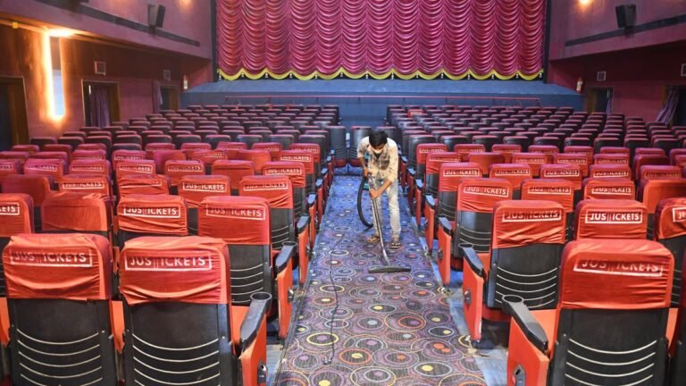 vjkvg-theatres202.JPG